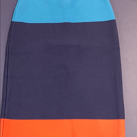 Bcbbgmaxazria Bandage Skirt colorblock mid length - Picture 2 of 7